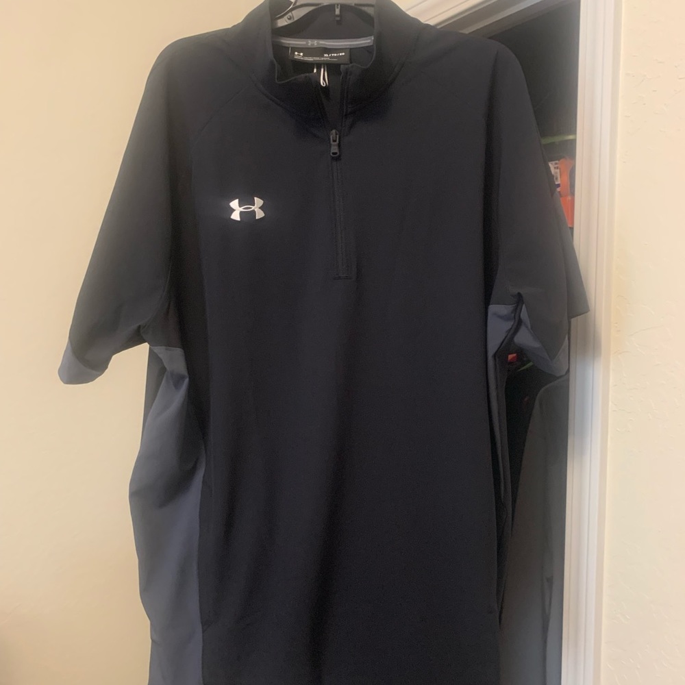 UA pullover
